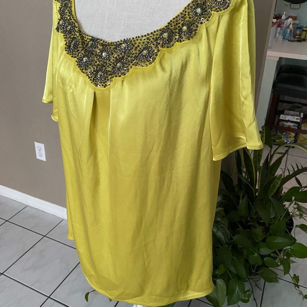 NWOT St John Evening $525 Beaded Sequin Blouse 12 Liquid Satin Silky Chartruese - Picture 8 of 15